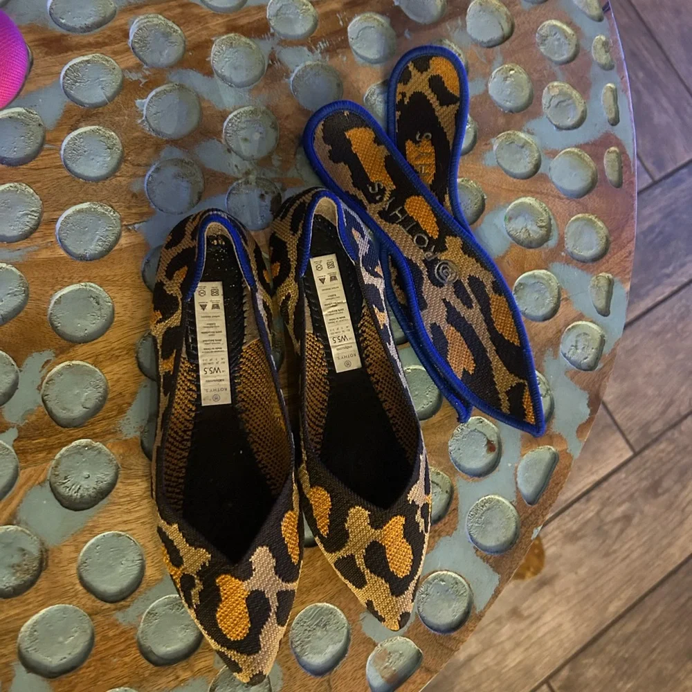 Leopard Rothys 🎀 - Picture 3 of 3